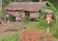 Landmines near a house - North Cambodge - EC